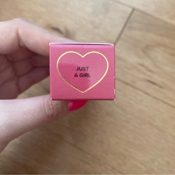 Too Faced Lip Injection Power Plumping Hydrating Lip Gloss in Just a Girl 💕 - Picture 7 of 10